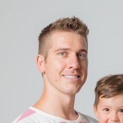 Une photo de l'utilisateur Bunpro Jake, avec son nom, rôle et témoignage en dessous